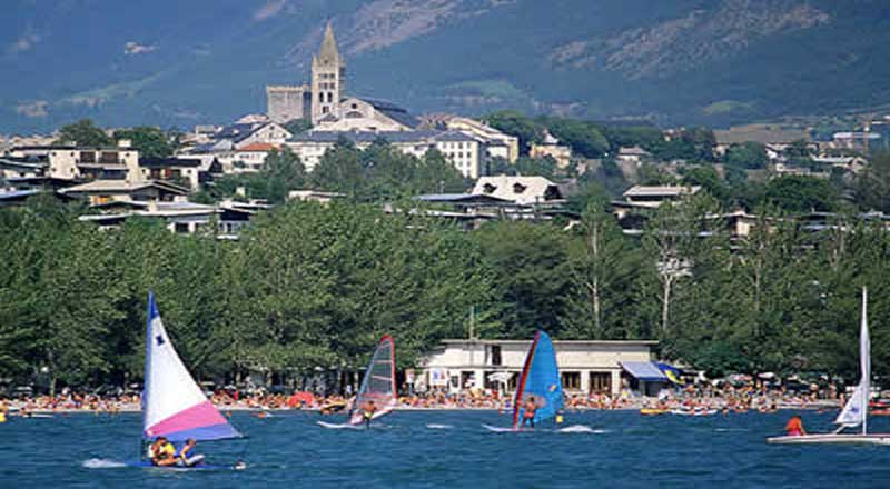 Lac de Serre-Ponçon et activités nautiques